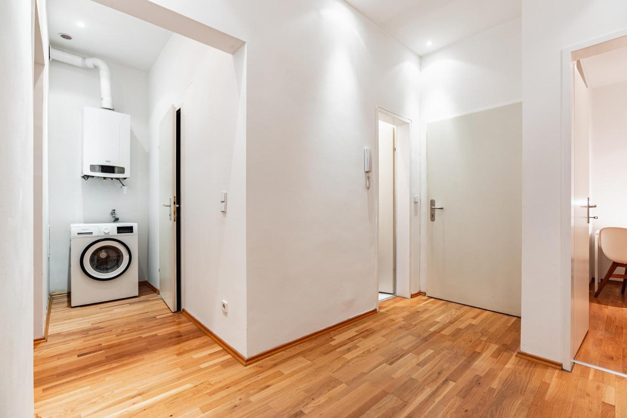 Spacious 3-room Apt. 15 Min To The Center Appartement Wenen